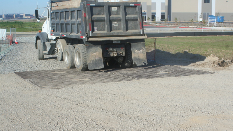 tread cleaning plates